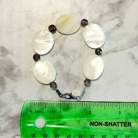 Mother of Pearl Beaded Bracelet Slim Wrist - Picture 2 of 3